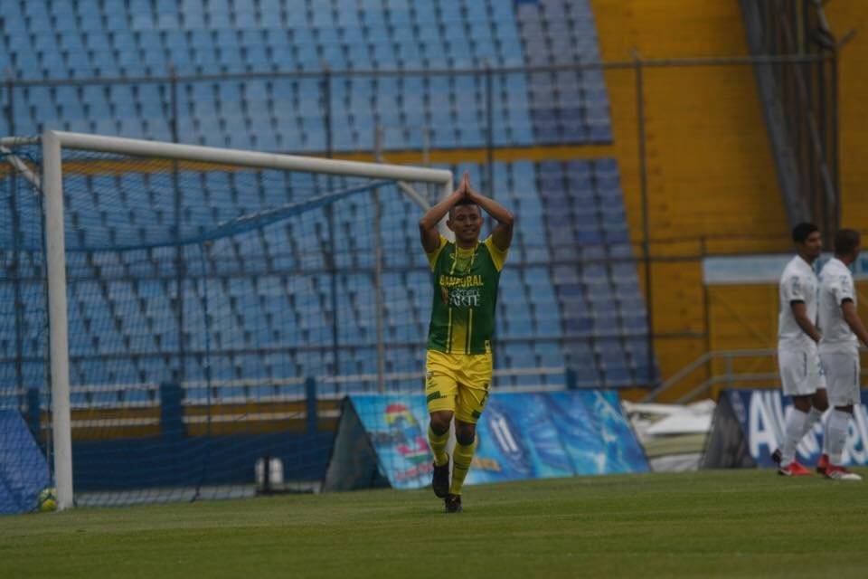 Carlos Mejía abrió el marcador para Petapa
