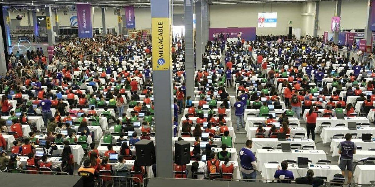 México consigue un nuevo Récord Guinness: la clase de robótica más grande del mundo
