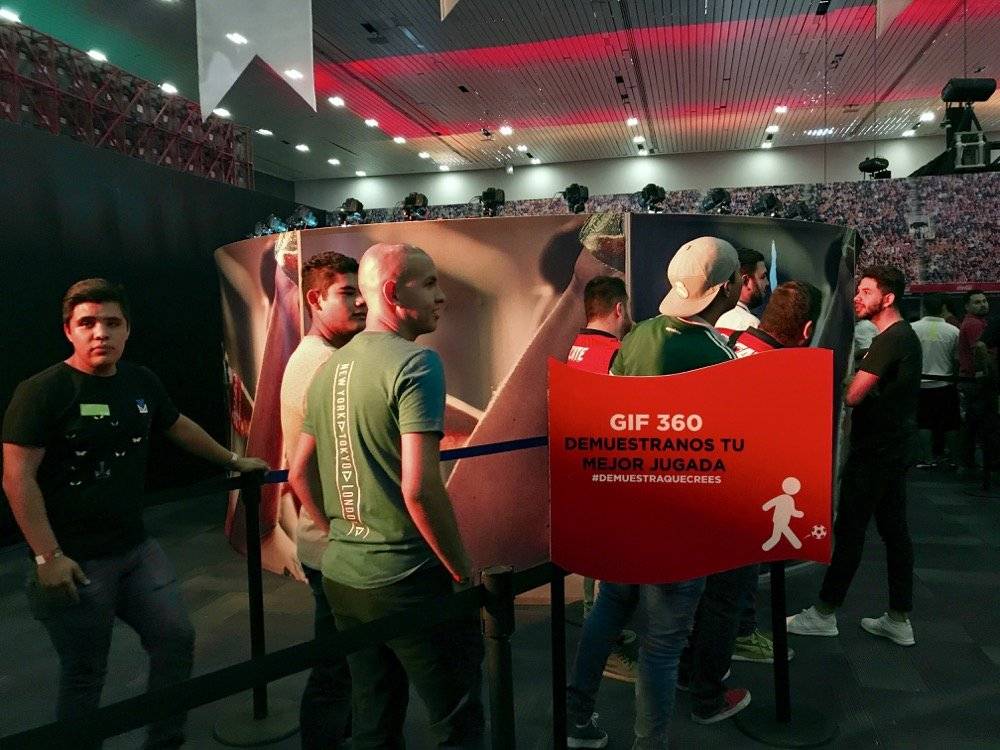 Fotogalería: Afición tapatía disfruta la experiencia de la Copa del Mundo
