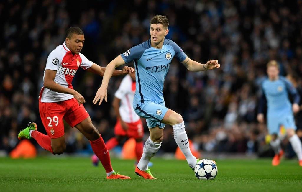 El City pagó 55,6 millones de euros por el defensa John Stones, el fichaje más caro de la primera temporada de Guardiola en el City / Foto: Getty Images