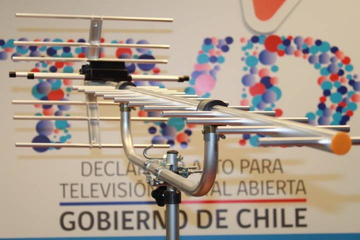 Gobierno de Chile posterga en 4 años el apagón digital de TV realizando nuevas exigencias a los canales nacionales Gobierno de Chile posterga en 4 años el apagón digital de TV realizando nuevas exigencias a los canales nacionales