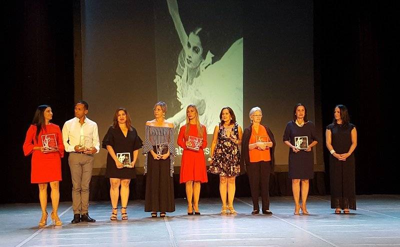 Premios “Eladia de Cuello”