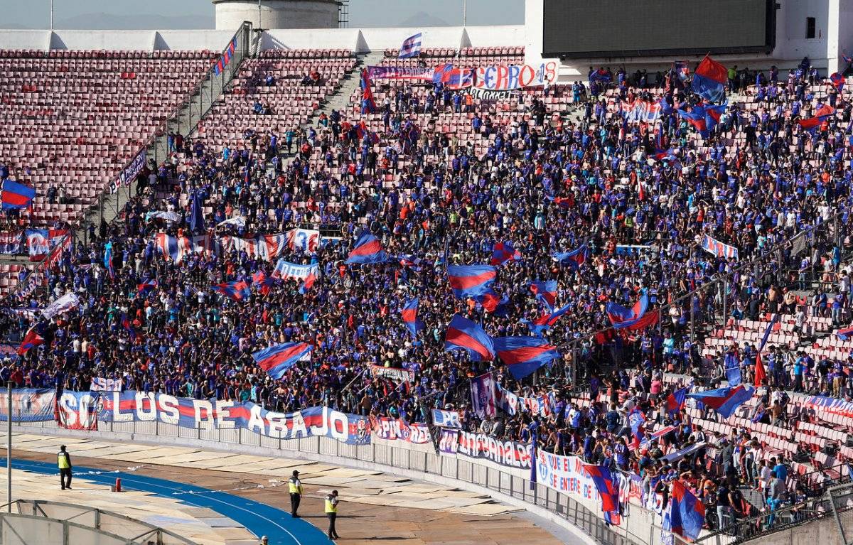 Los hinchas de la U llegaron en masa / imagen: Agencia UNO