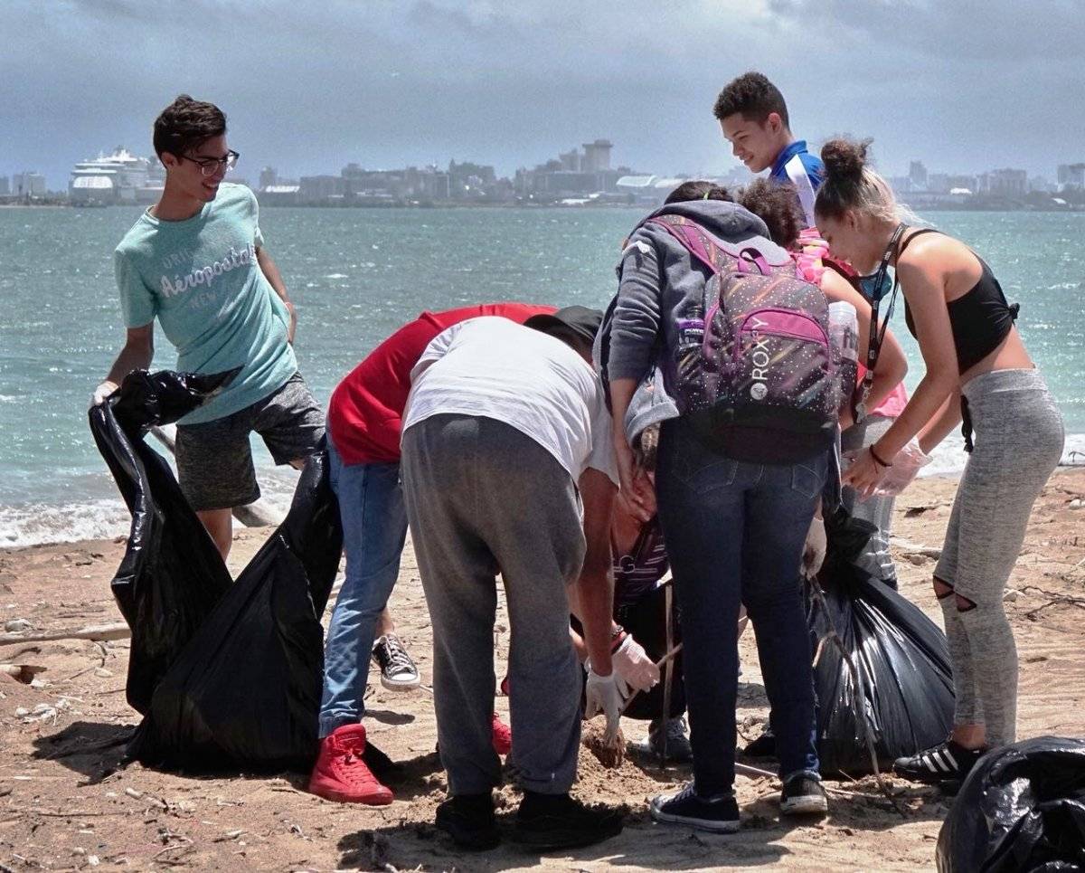Estudiantes playas Cataño