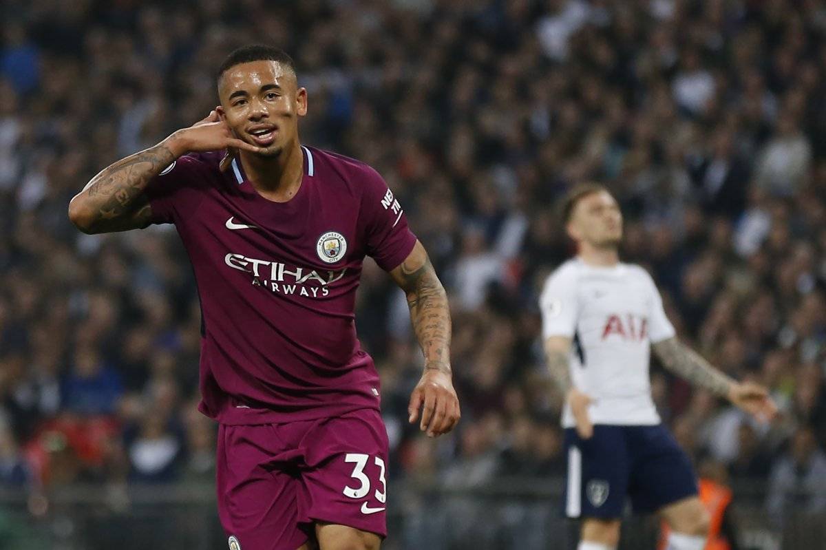 Gabriel Jesus aportó para el triunfo.