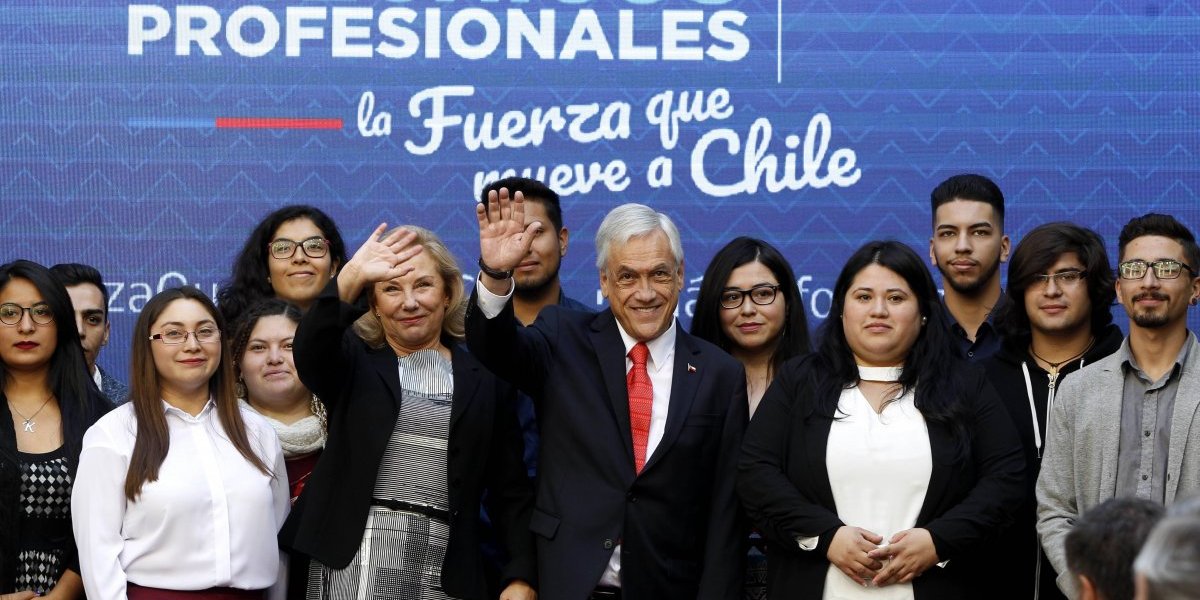 Beneficiará a 13 mil estudiantes Presidente Piñera firmó proyecto de ley que aumenta la gratuidad para alumnos de IP y CFT