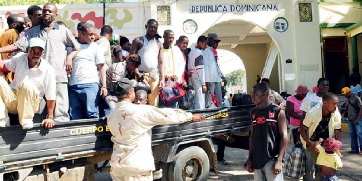 Población haitiana de la República Dominicana es de 497825 personas Población haitiana de la República Dominicana es de 497825 personas