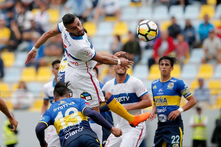 Branco Ampuero, el defensa con más minutos en la UC de Beñat / Foto: Photosport