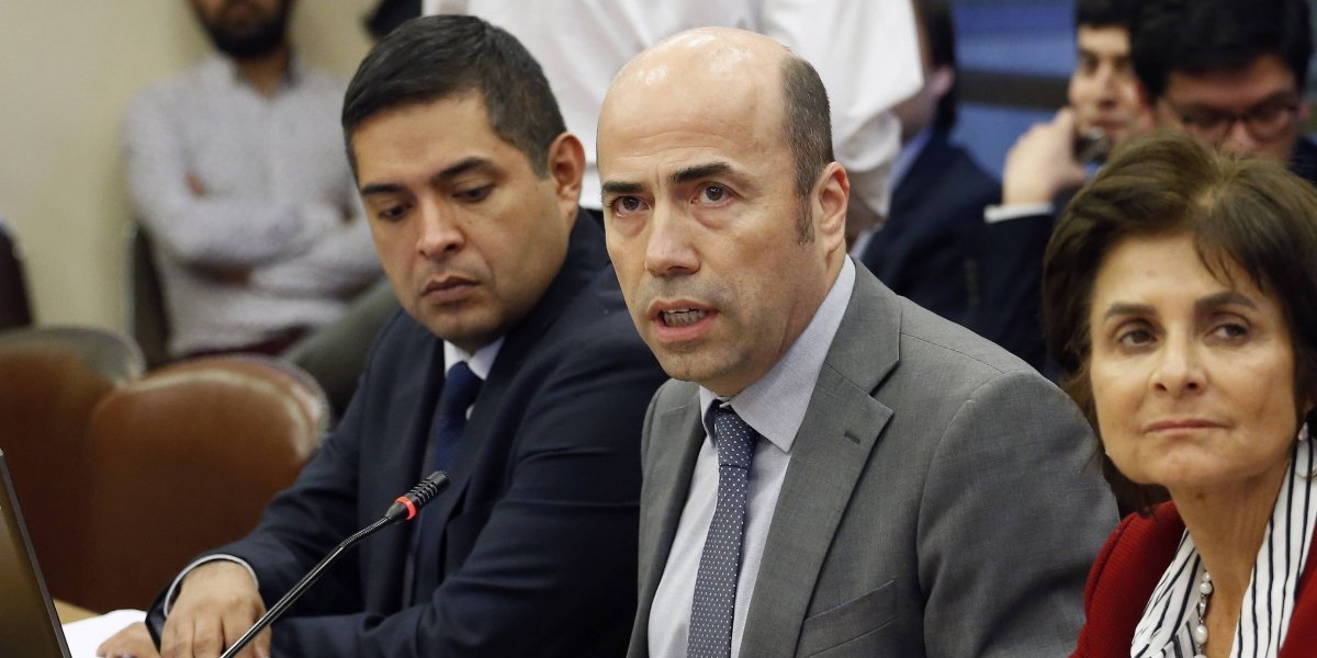 La Moneda toma cartas por irregularidades en pensiones de Carabineros