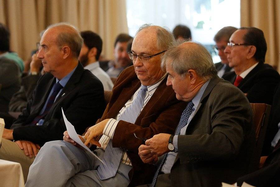 Jaime Estévez sigue en el directorio de Cruzados. El ex ministro está en la testera de la concesionaria que adminitra el fútbol de la UC desde 2009 / Foto: Photosport