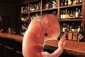 La locura por el “feto ingeniero” no para: los mejores memes que nacieron del letrero de una protesta anti aborto argentina