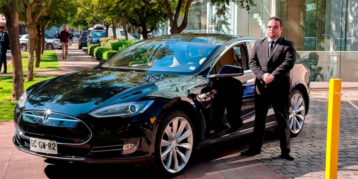 Fotos: El único Tesla chileno está prestando servicios en Cabify
