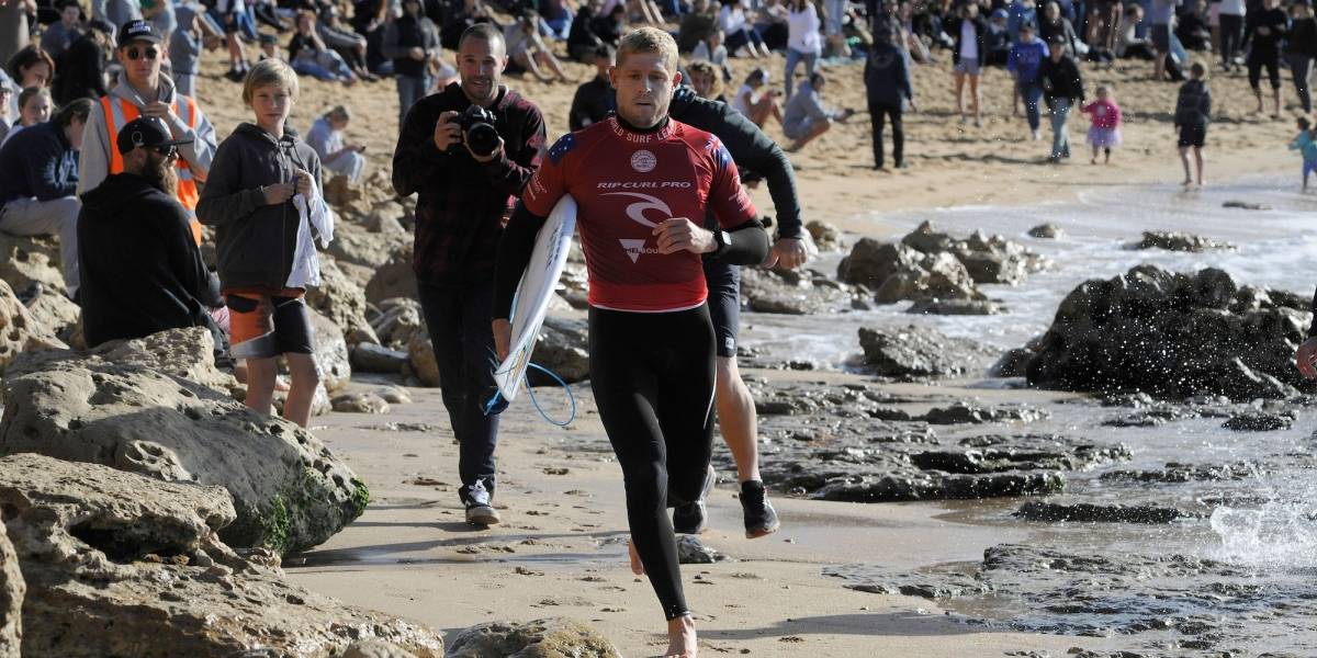 Cancelan el Campeonato Mundial de Surf por ataques de tiburones