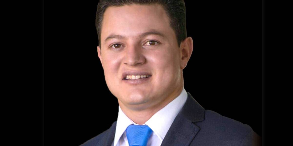 Hallan armas a alcalde de Unión de San Antonio, detenido en León Hallan armas a alcalde de Unión de San Antonio, detenido en León