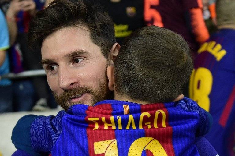Messi junto a su hijo Thiago