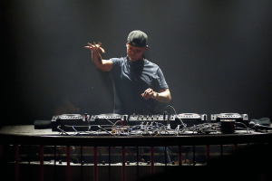 https://www.publimetro.com.mx/mx/entretenimiento/2018/04/22/avicii-recibe-homenaje-en-suecia.html