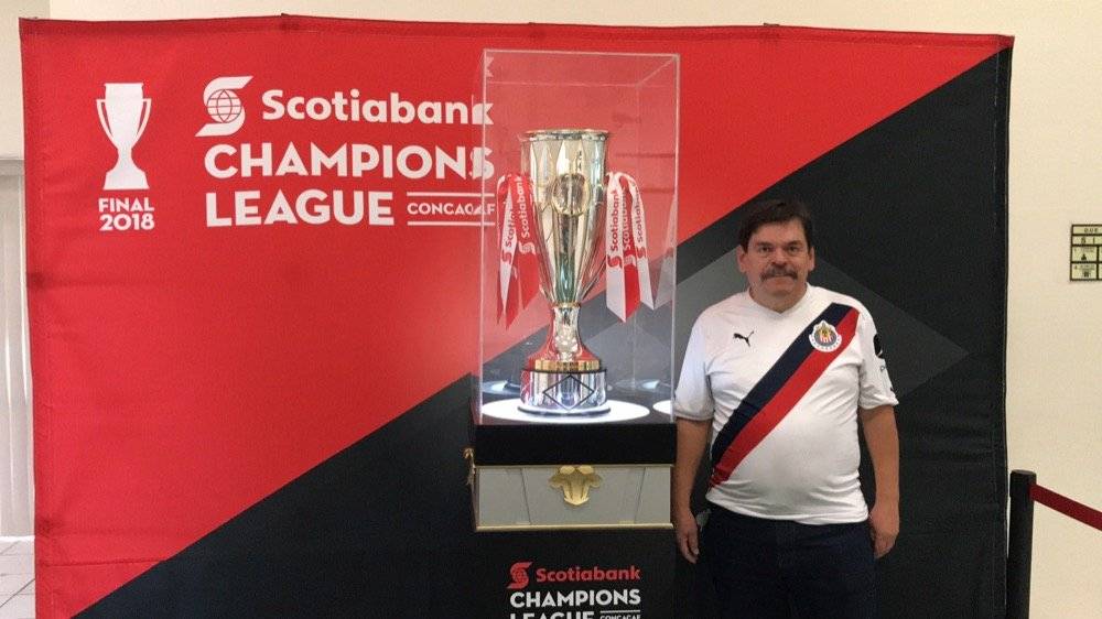 Fotogalería: Los tapatíos disfrutan el trofeo de Concacaf