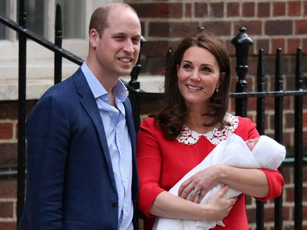 Príncipe William , Kate Middleton y su recién nacido