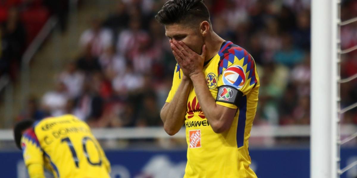 Jugadores de Chivas le