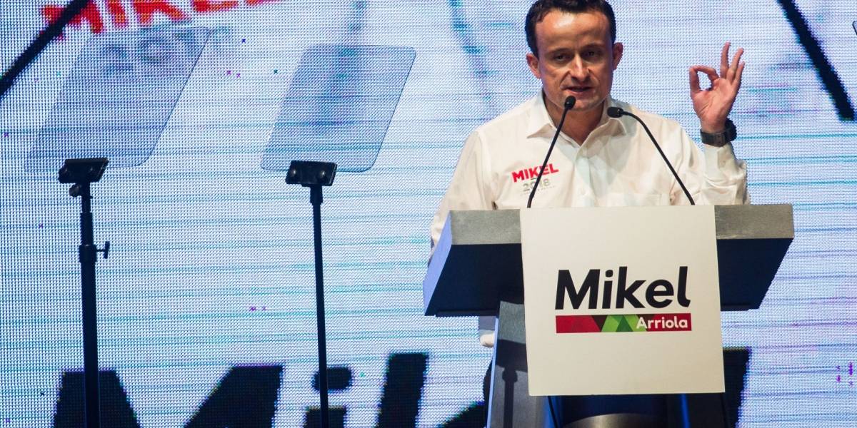 Candidato en México promete tarjetas con 500 MB de Internet para estudiantes