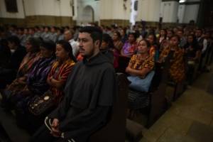 Conmemoran a obispo Juan Gerardi 