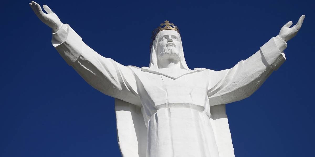 Polémica por estatua de Jesucristo en Polonia que le da señal de Wi-Fi a aldeas cercanas
