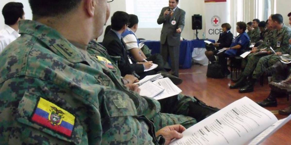 Gobierno extiende feriado hasta el 1 de mayo en Ecuador