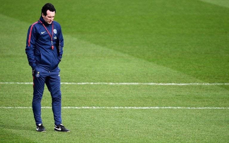 Unai Emery en un entreno con el PSG