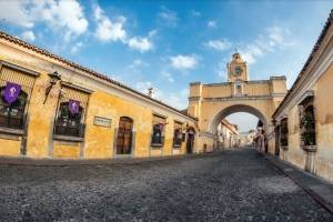 https://www.publinews.gt/gt/noticias/2018/08/14/antigua-guatemala-prohibe-uso-utensilios-plastico-duroport-desechables.html