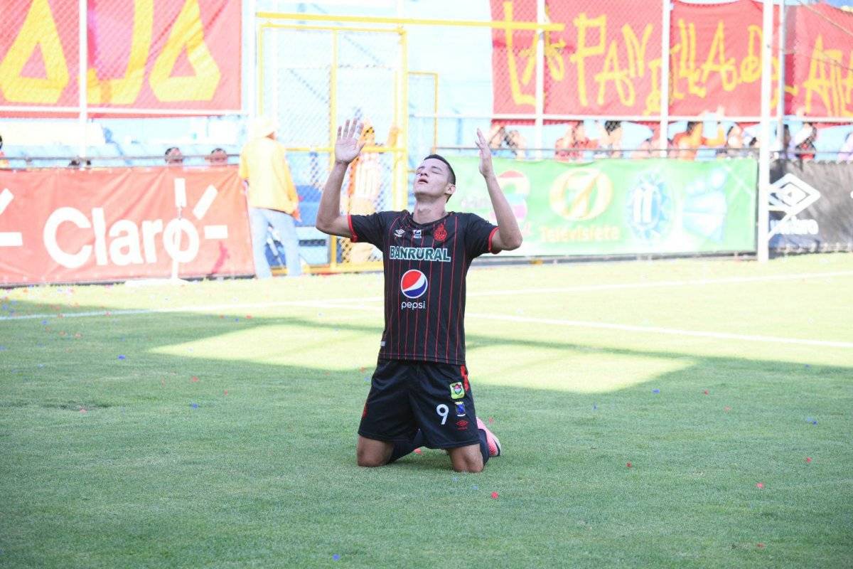 Martínez agradece al creador por su gol