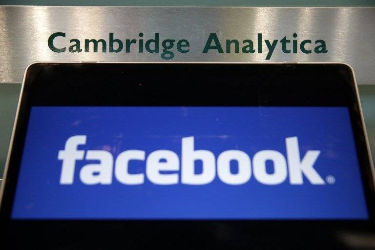 Escándalo de Cambridge Analytica y Facebook