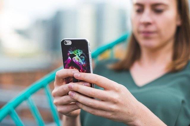 Cómo los teléfonos inteligentes afectan tu sueño