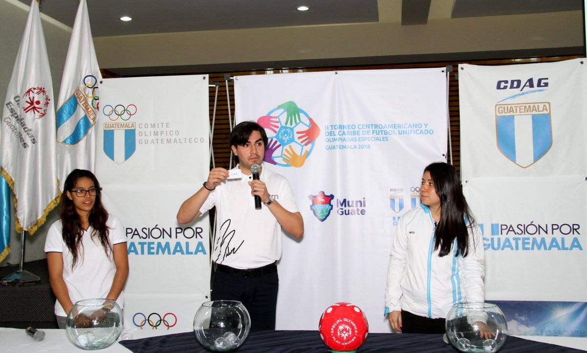 En conferencia de prensa se hizo el respectivo sorteo de grupos.