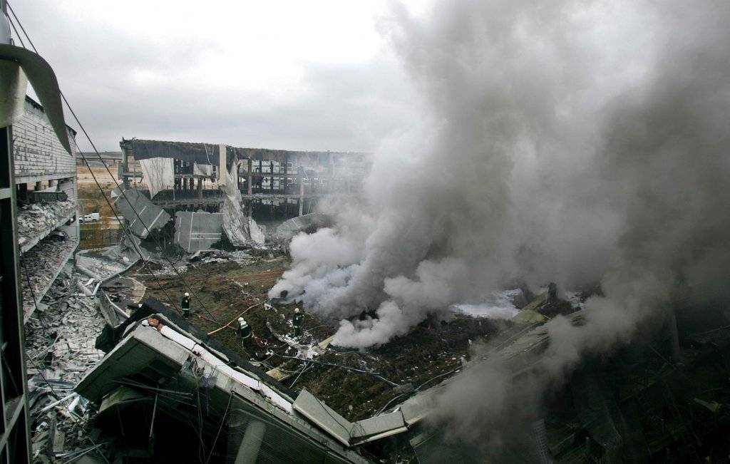 Atentado con carro bomba de ETA en 2006