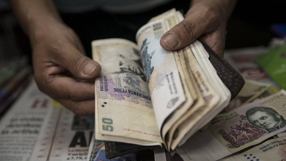 Bajó el dólar, tras medidas del Gobierno y el Banco Central