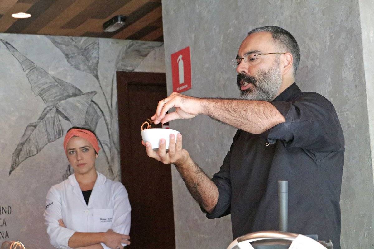 chef e sócio do restaurante orgânico Le Manjue
