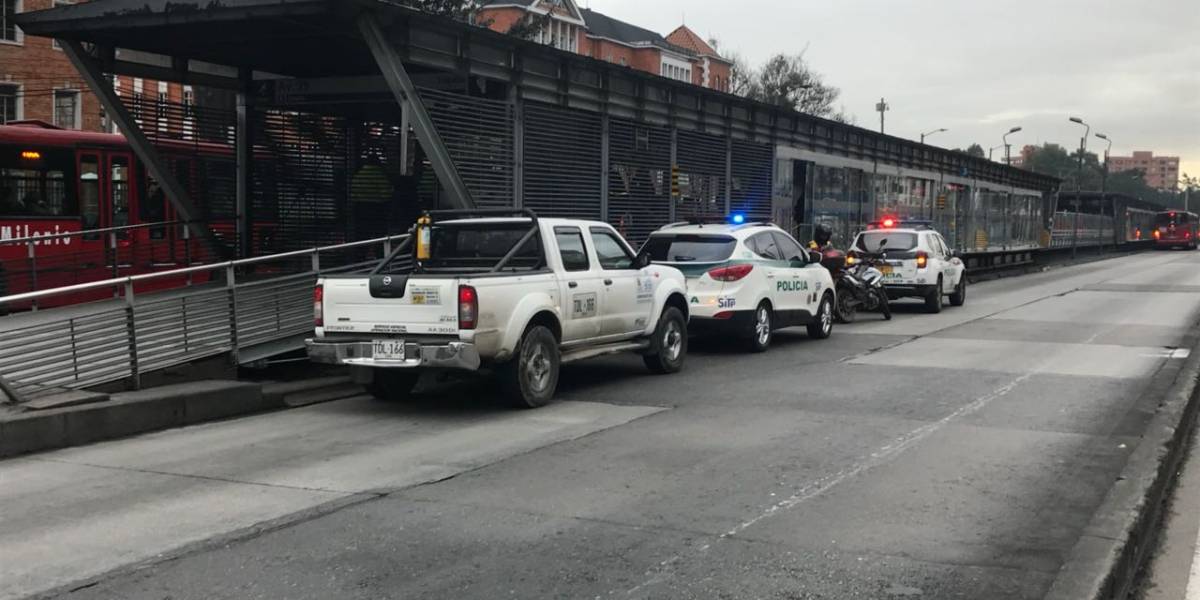 Hombre fallece presuntamente de un ataque cardíaco en el Transmilenio