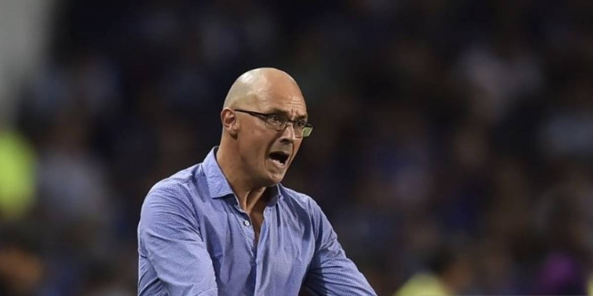 Alfredo Arias deja el CS Emelec