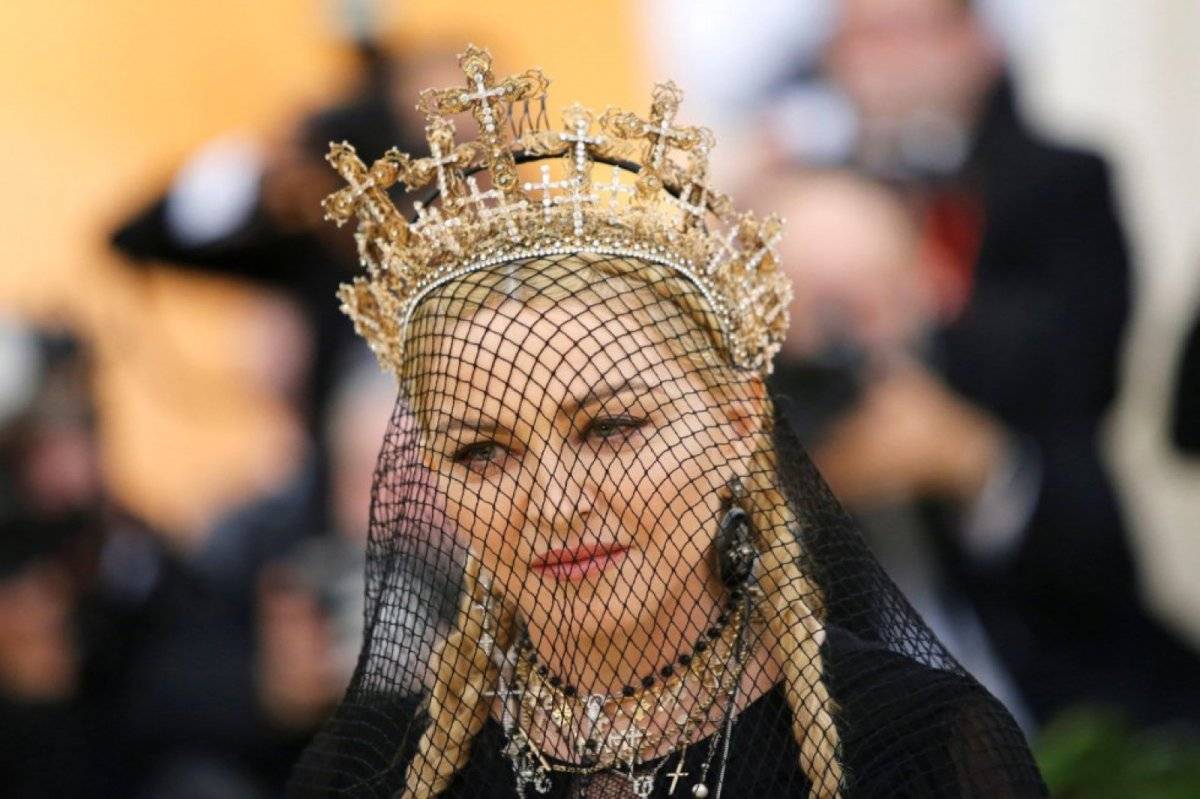 Madonna Tocado