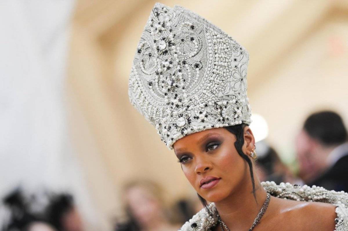 Rihanna tocado