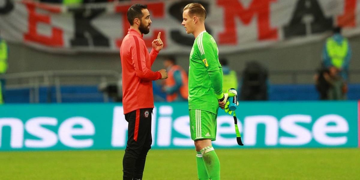 Ter Stegen reconoció que fue difícil convivir con Claudio Bravo