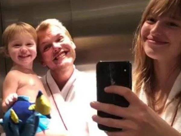 Avicii Novia Redes Sociales