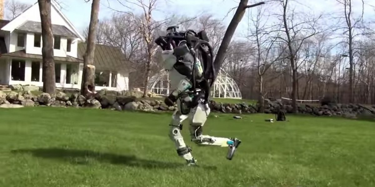 Atlas, un robot humanoide que ha aprendido a correr — Vídeo