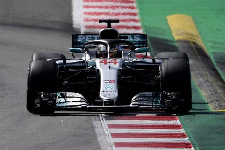 Hamilton en su carro Mercedez