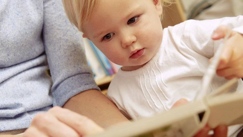 101112978f0100093motherreadingpicturebookwithdaughterspl-37c492f71a0ea1dd1f3cb10806716b4e.jpg