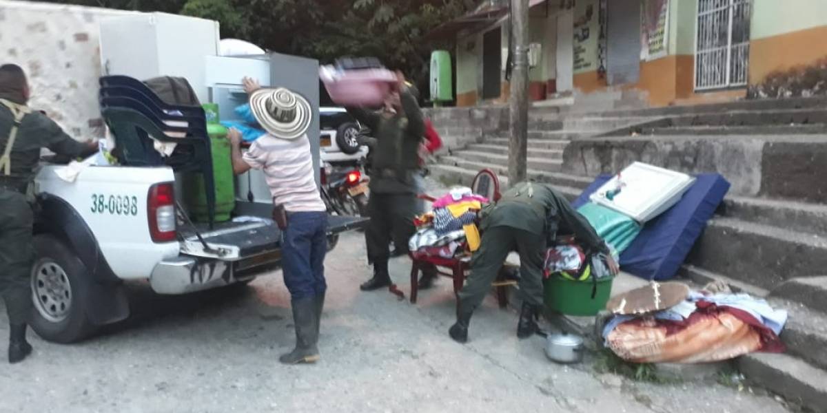 Autoridades ordenan evacuar cinco municipios de Antioquia por aumento del río Cauca Autoridades ordenan evacuar cinco municipios de Antioquia por aumento del río Cauca