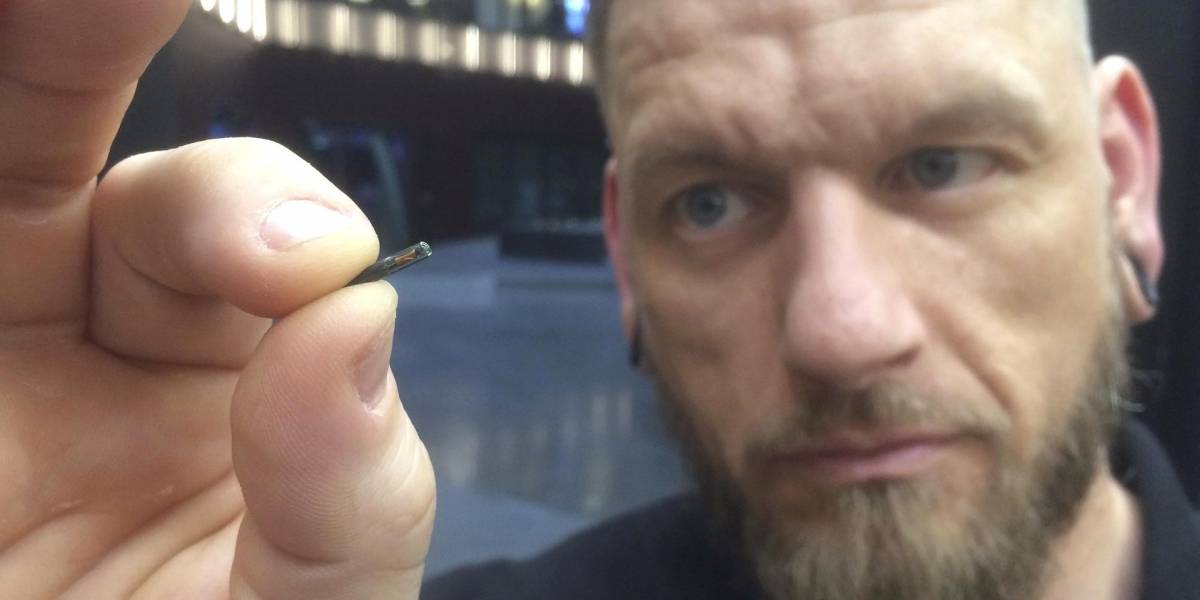 Biohacking: Miles de suecos se implantan chips en sus cuerpos para hacer tareas diarias