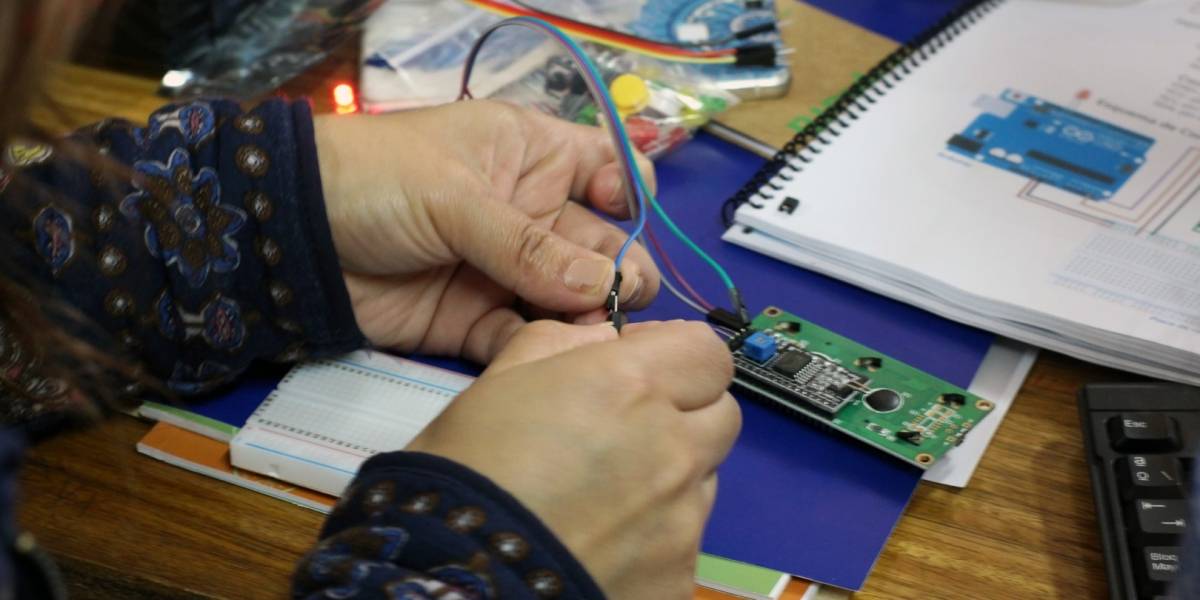 Profesores chilenos crearon una estación de monitoreo ambiental con Arduino