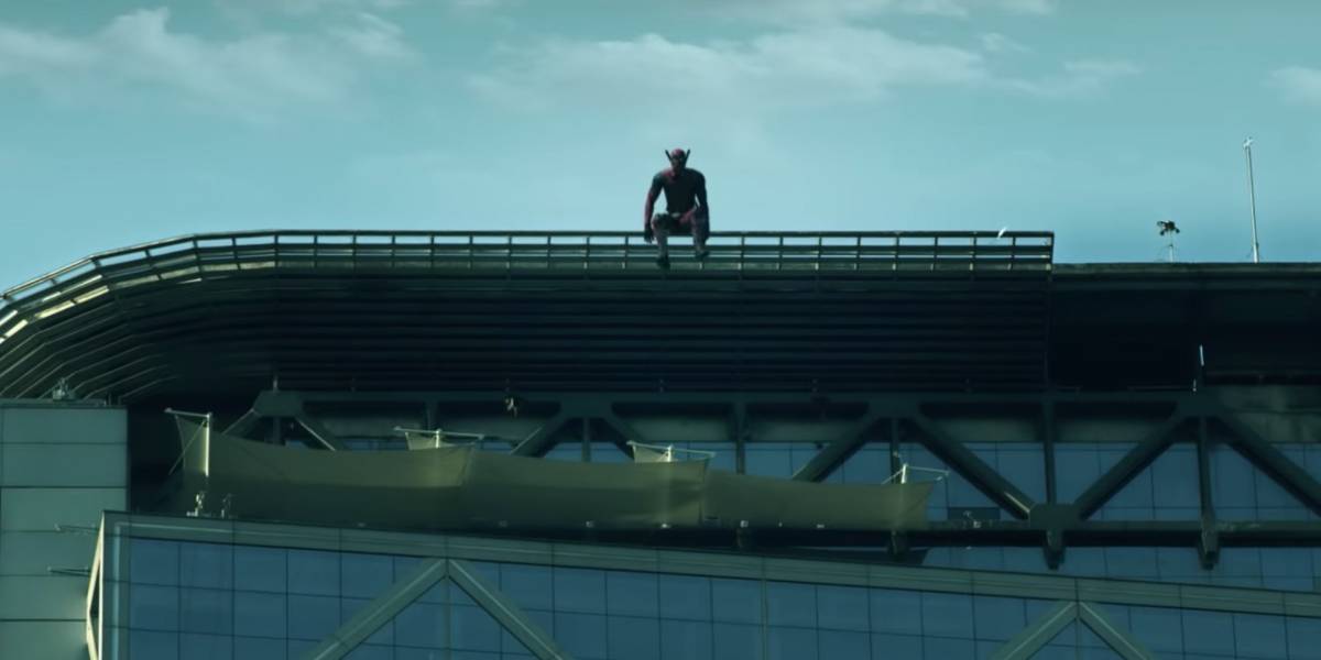 Deadpool se tira de la Torre Telefónica en nuevo viral de WOM