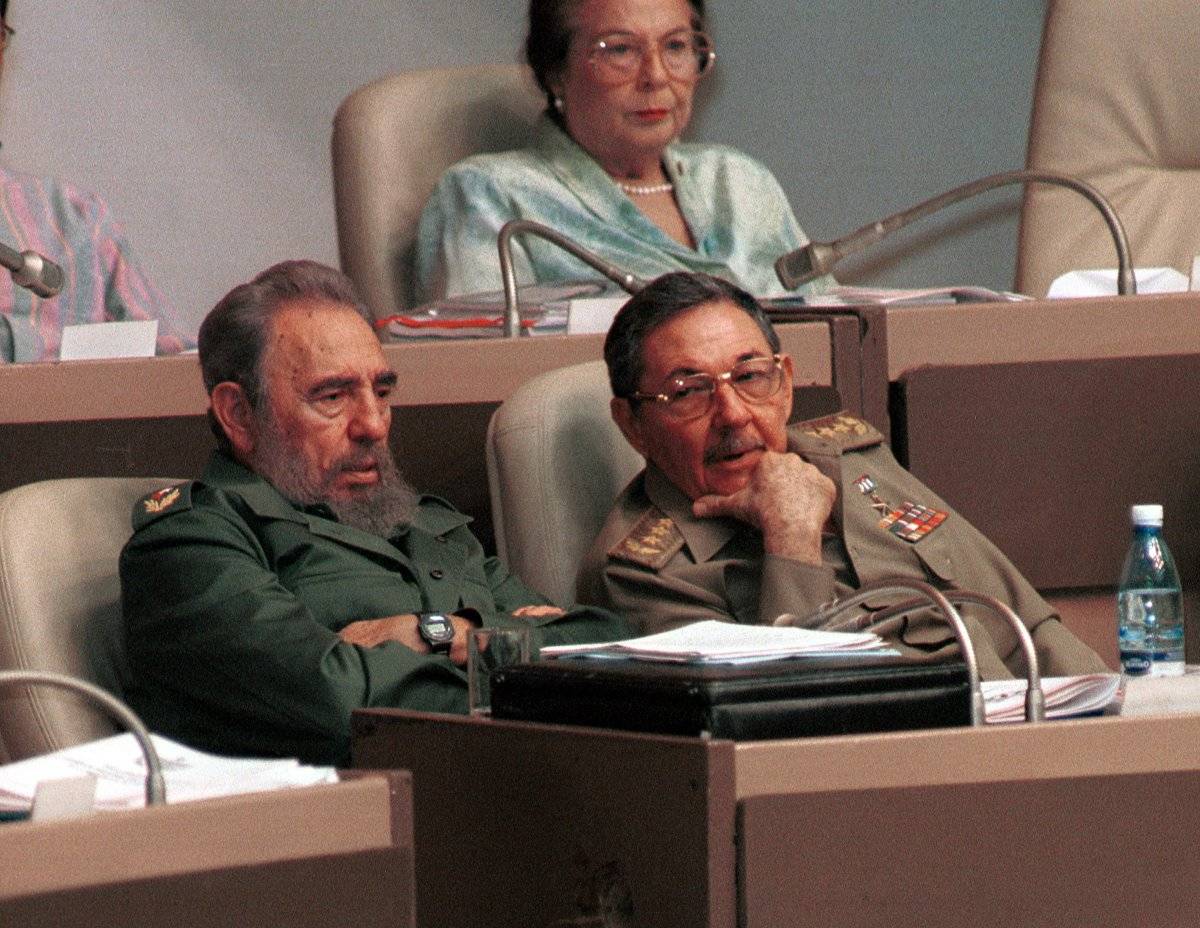 Fidel y Raúl Castro